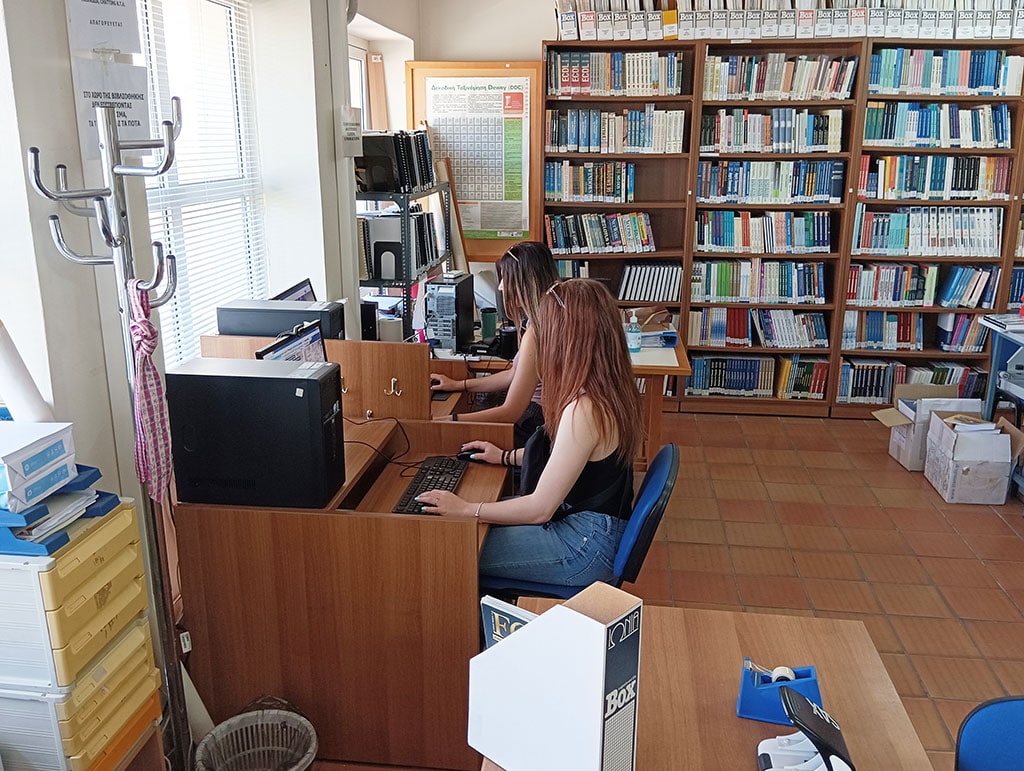 Βιβλιοθήκη Ανώτερης Σχολής Τουριστικής Εκπαίδευσης Κρήτης